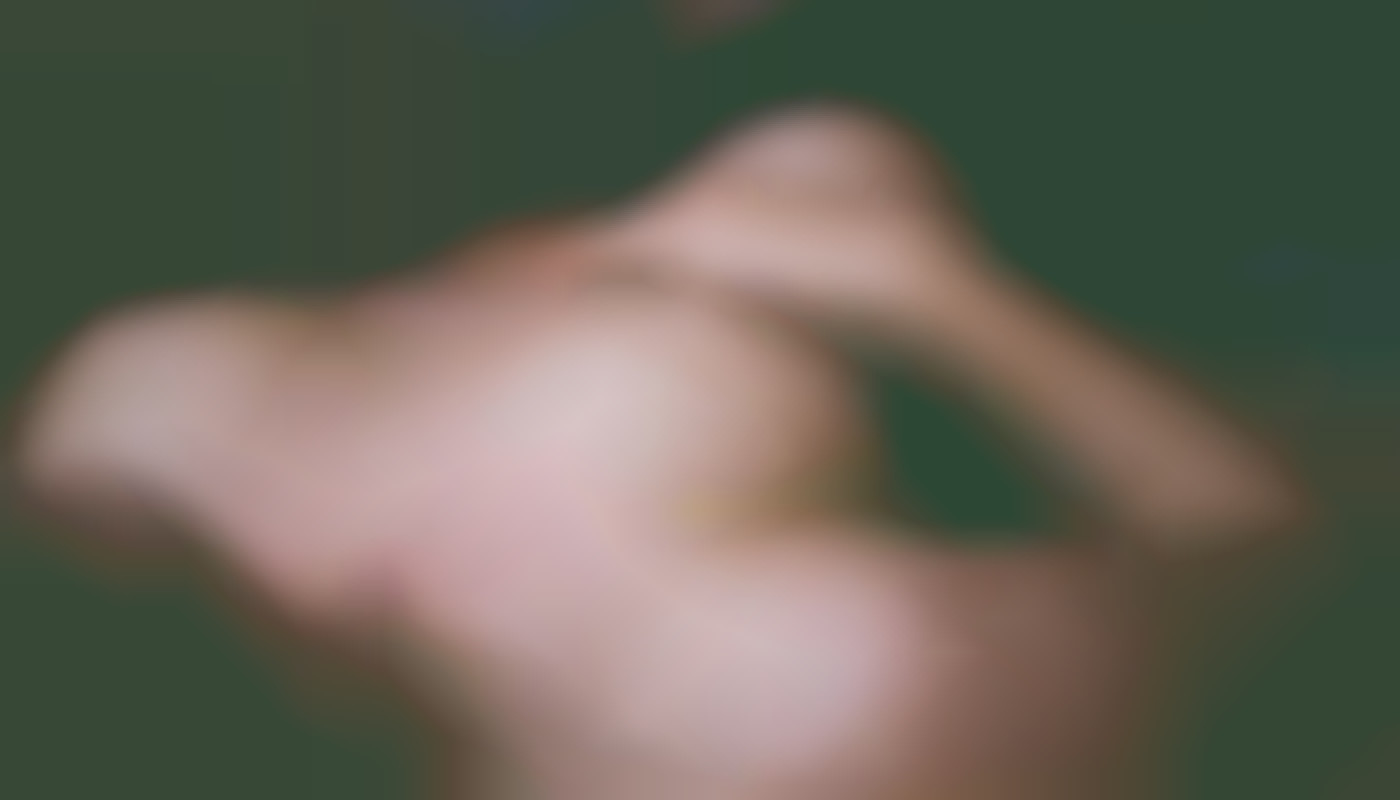 Que vous offre une Black au sexe avec un téléphone rose?